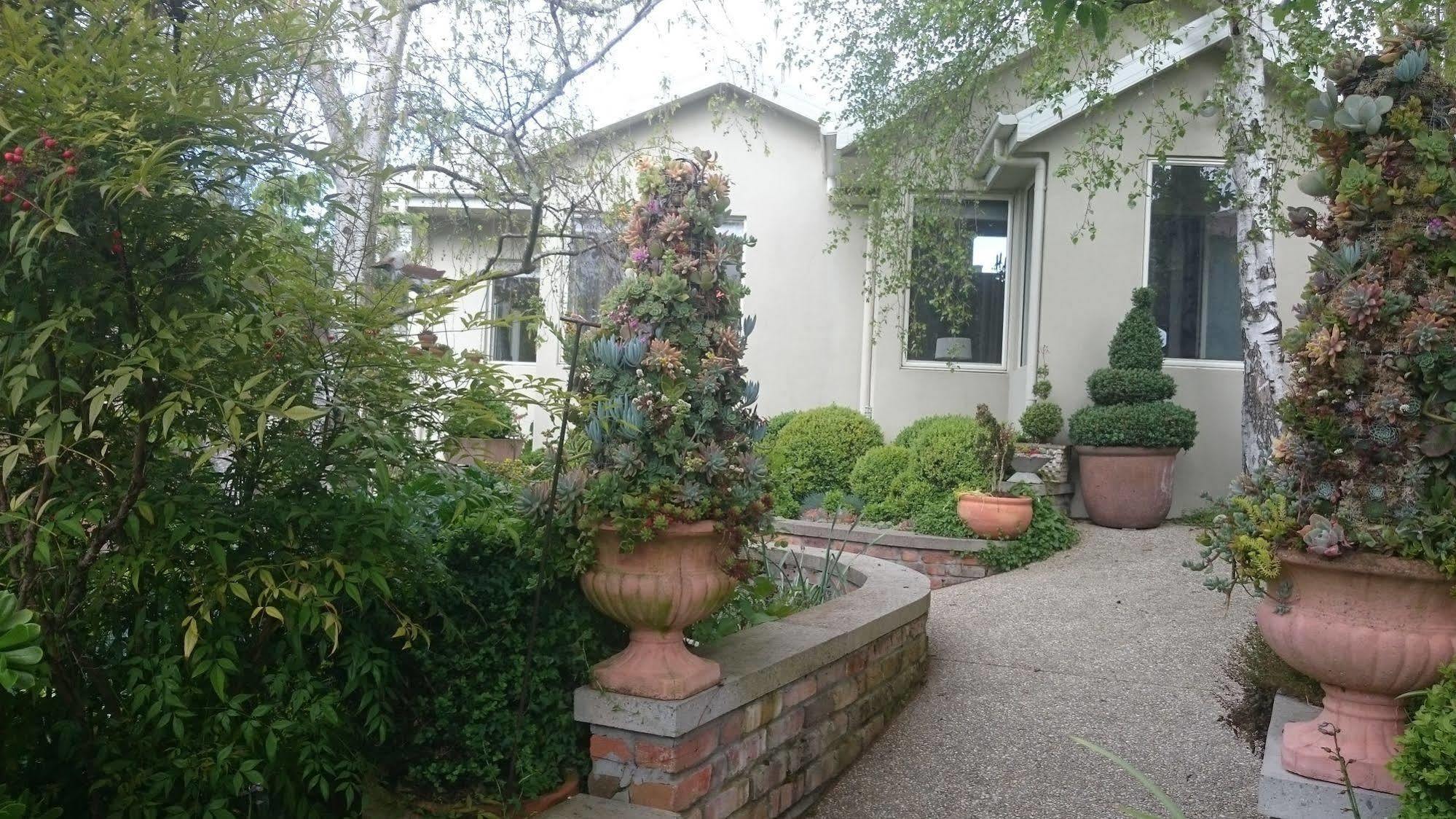 Topiary Haven Launceston Exterior photo